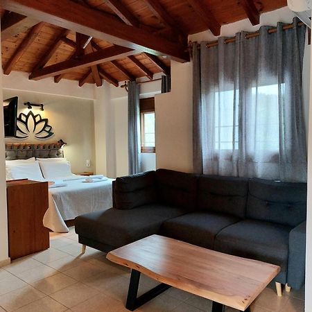 Sergios Koukounaries Chambre photo