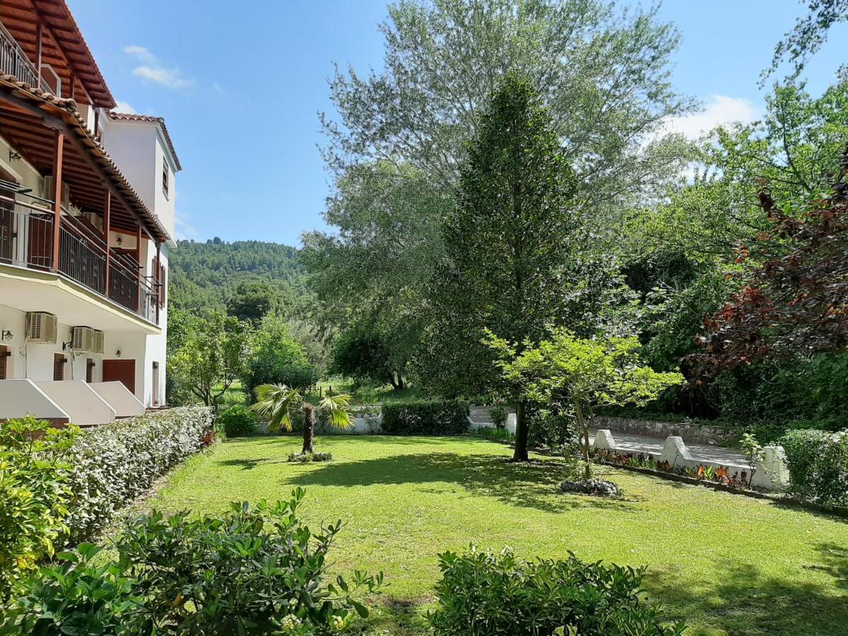 Sergios Koukounaries Extérieur photo