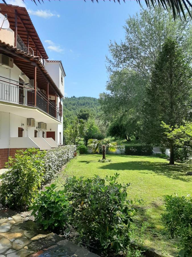 Sergios Koukounaries Extérieur photo