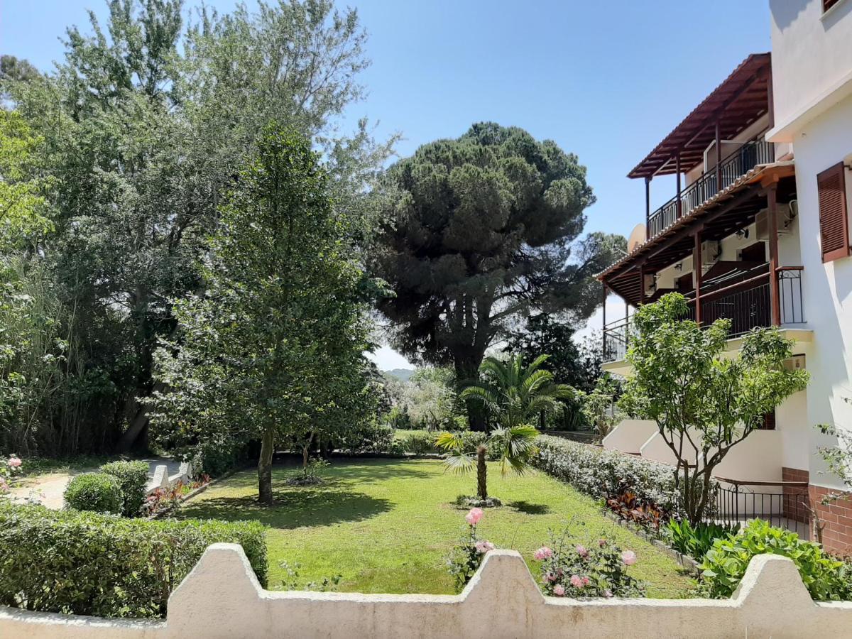 Sergios Koukounaries Extérieur photo