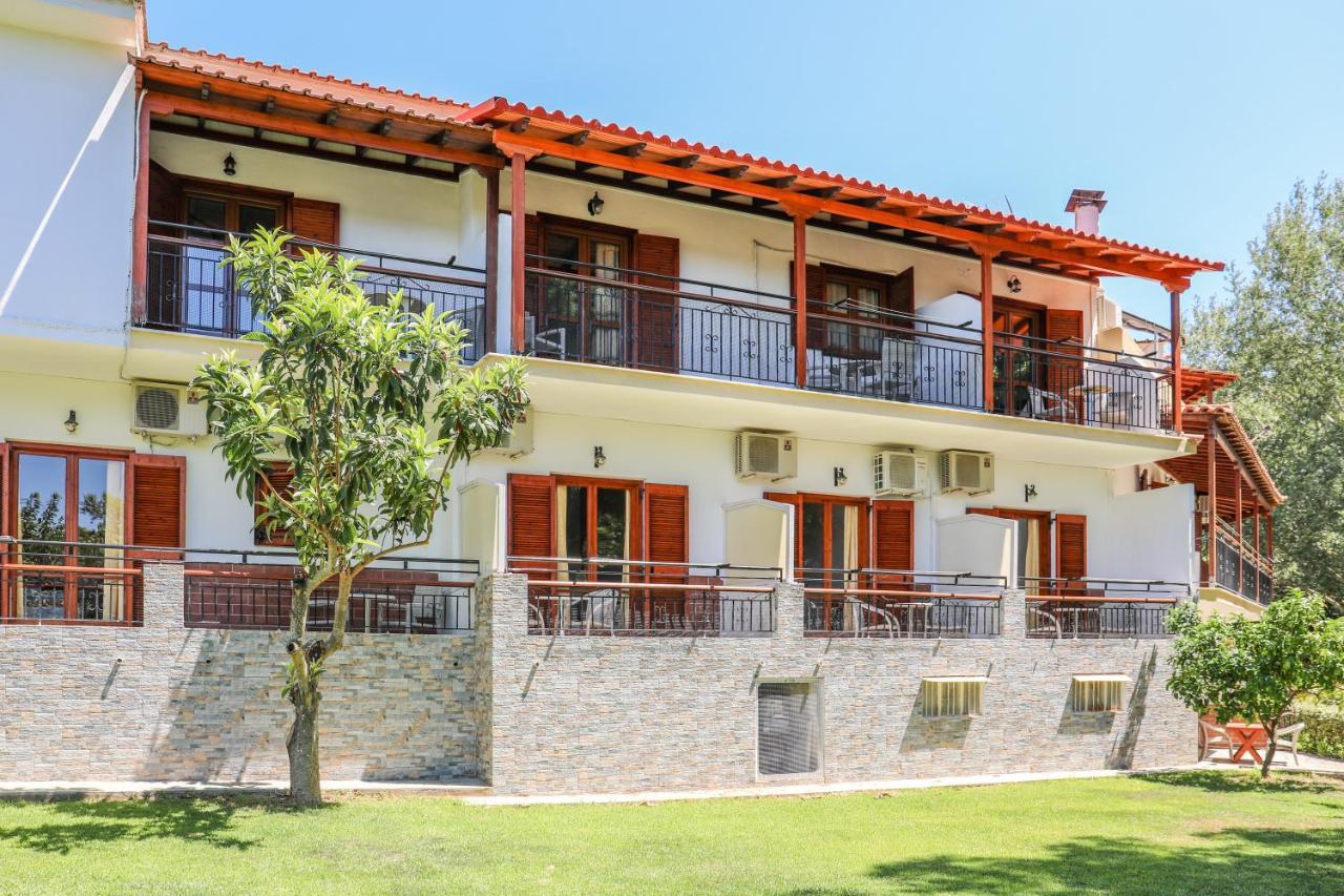 Sergios Koukounaries Extérieur photo