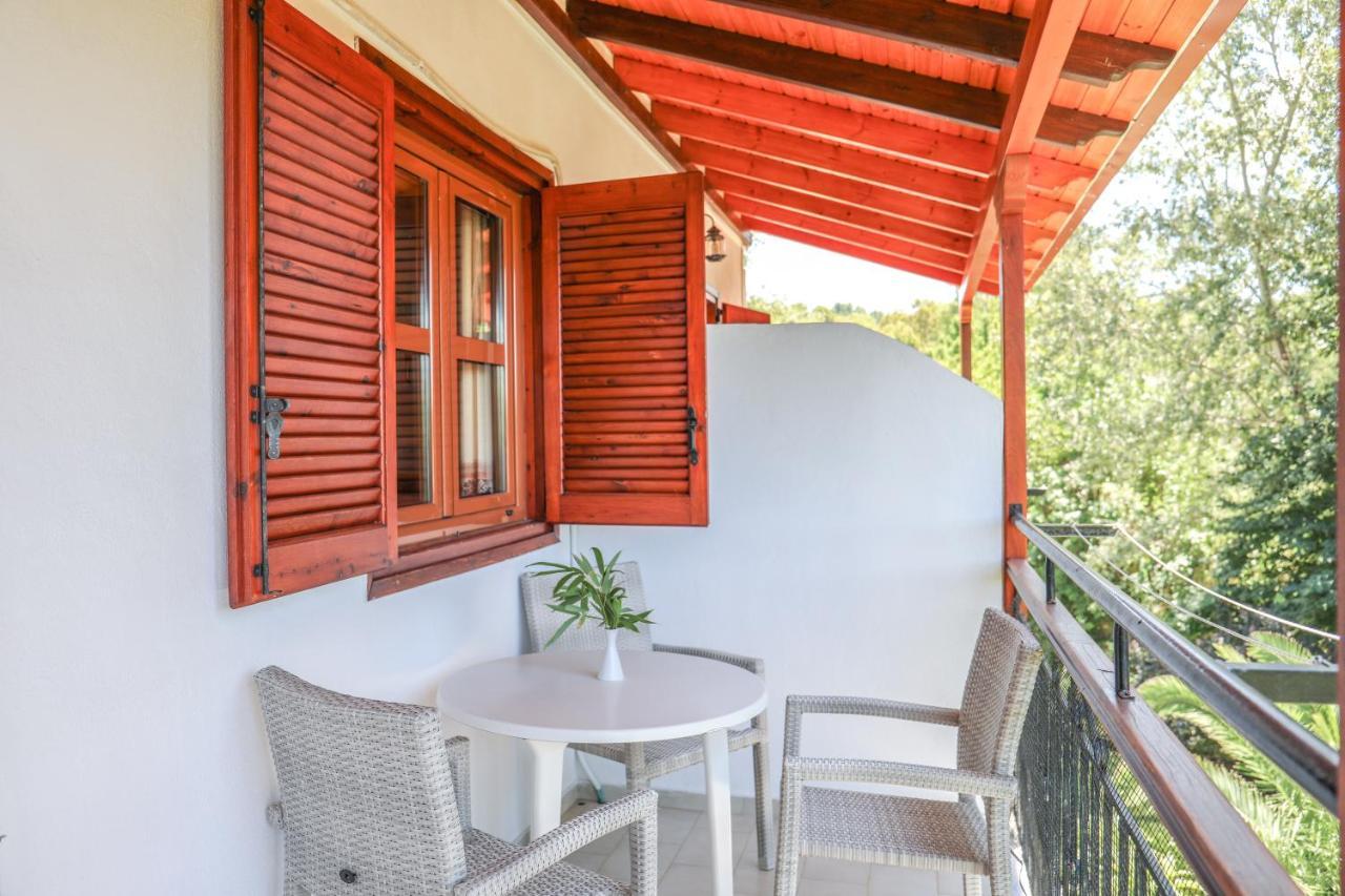 Sergios Koukounaries Extérieur photo