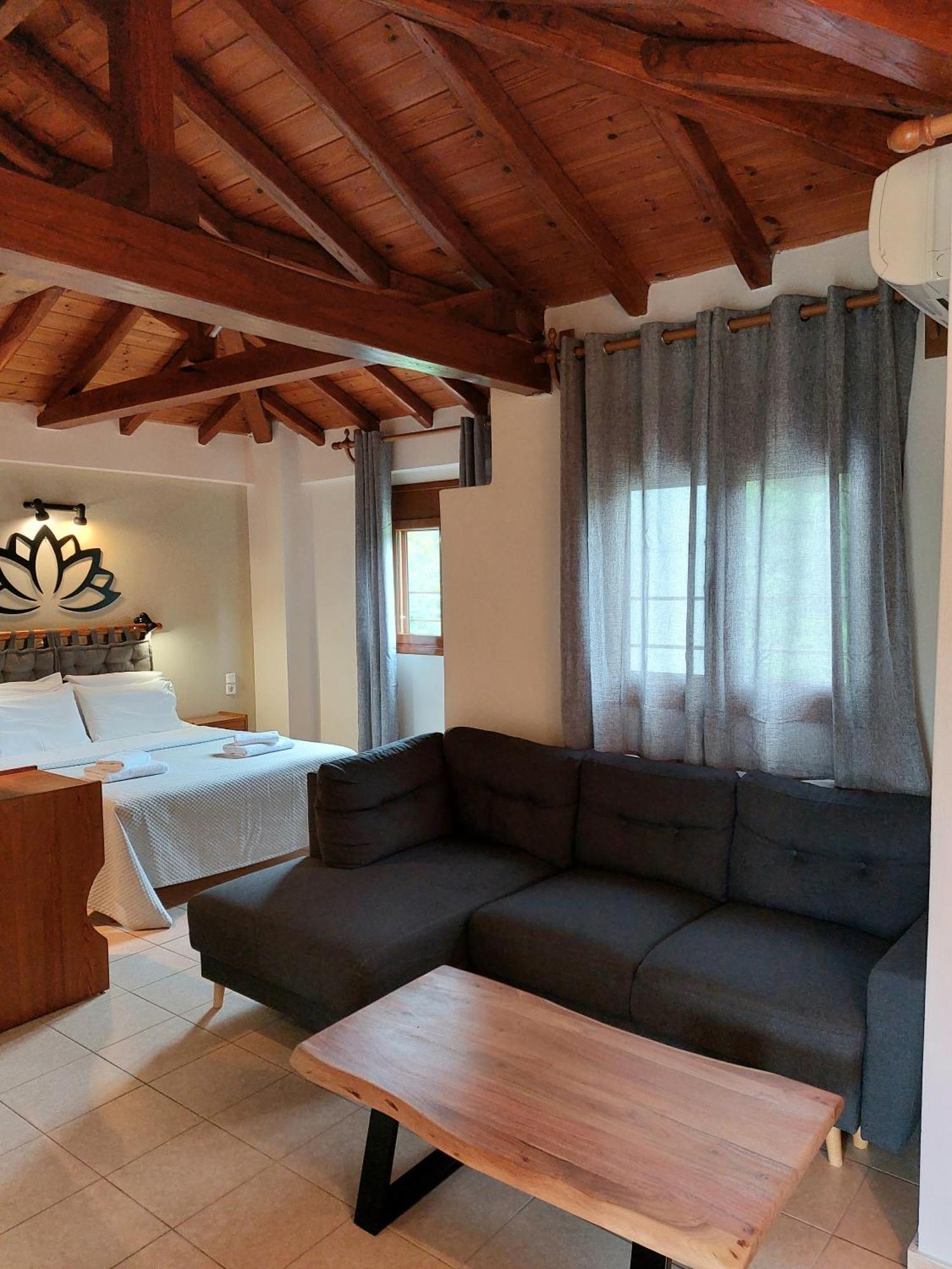Sergios Koukounaries Chambre photo