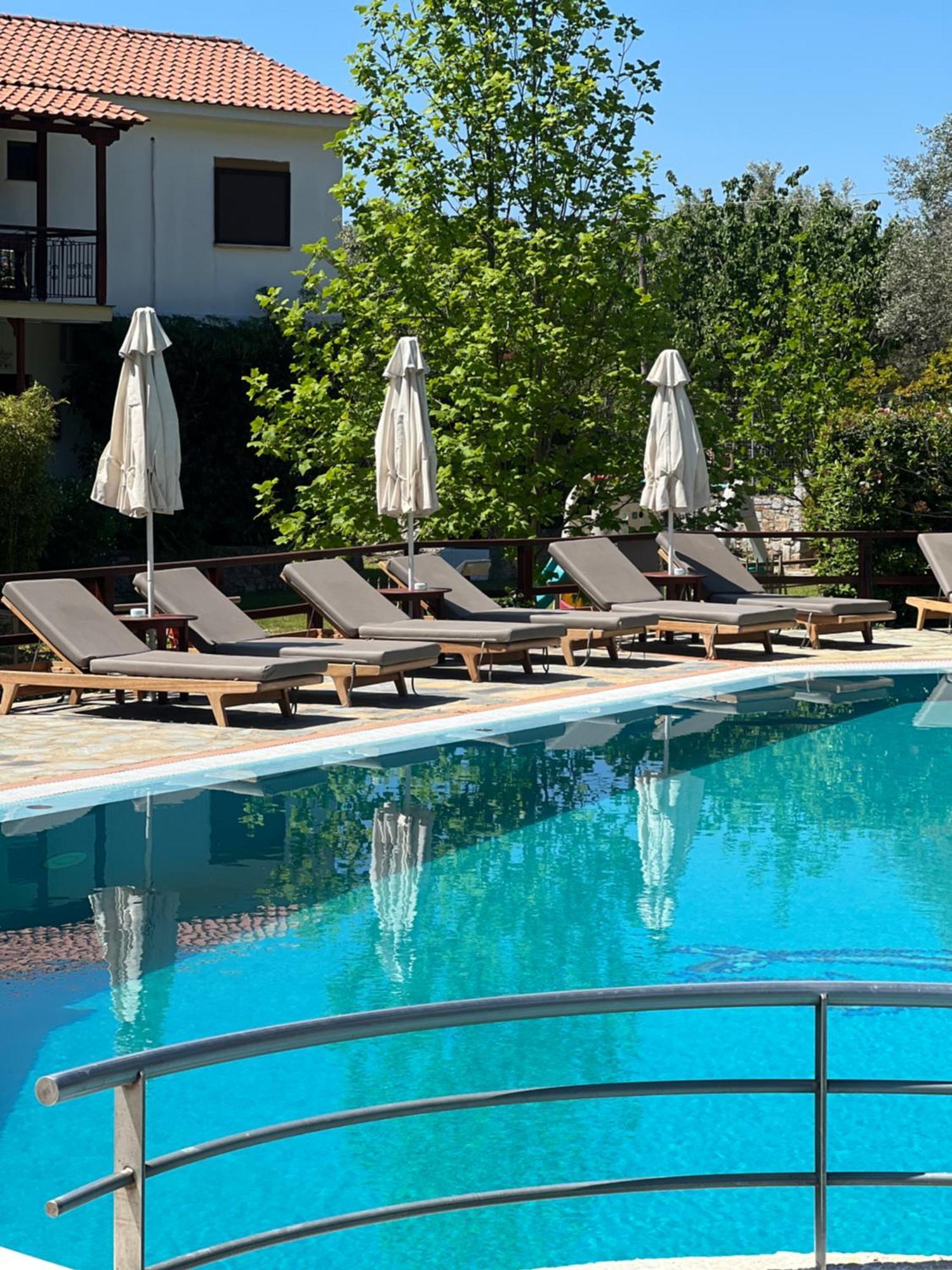Sergios Koukounaries Extérieur photo